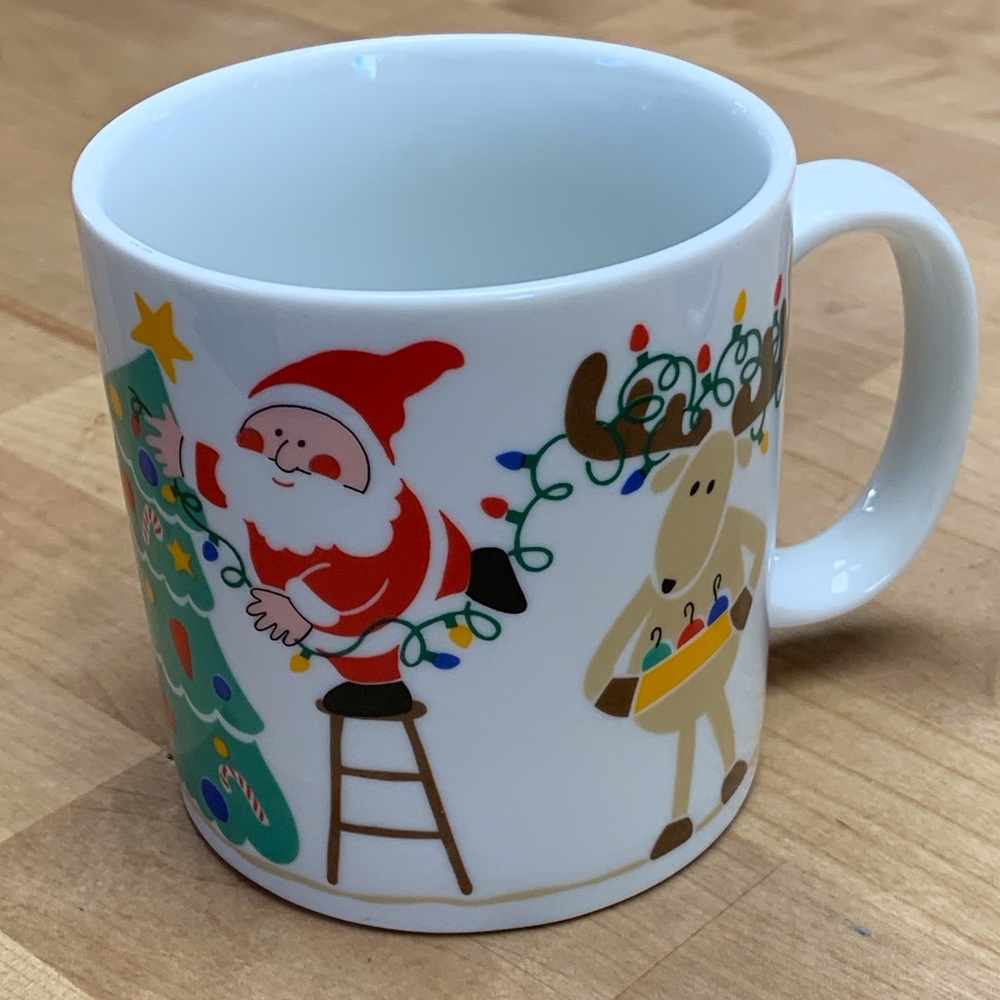 Vintage 1985 Avon Santa & Reindeer Decorating Christmas Tree Coffee Tea Cup Mug